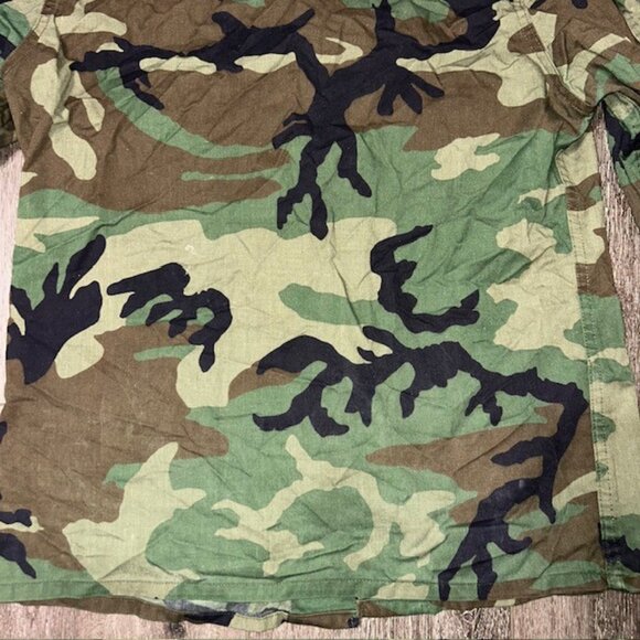 US Navy Woodland Camo Military Coat Mens Size Medium Combat Jacket - Picture 6 of 6